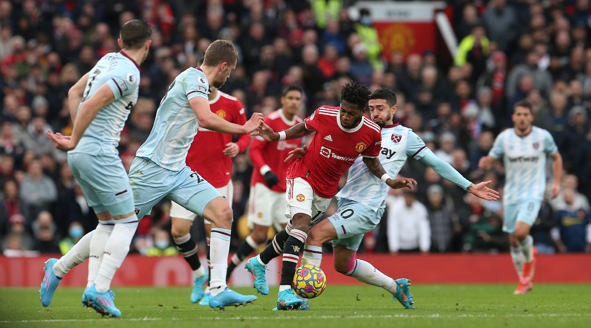 激烈的足球 激烈的足球